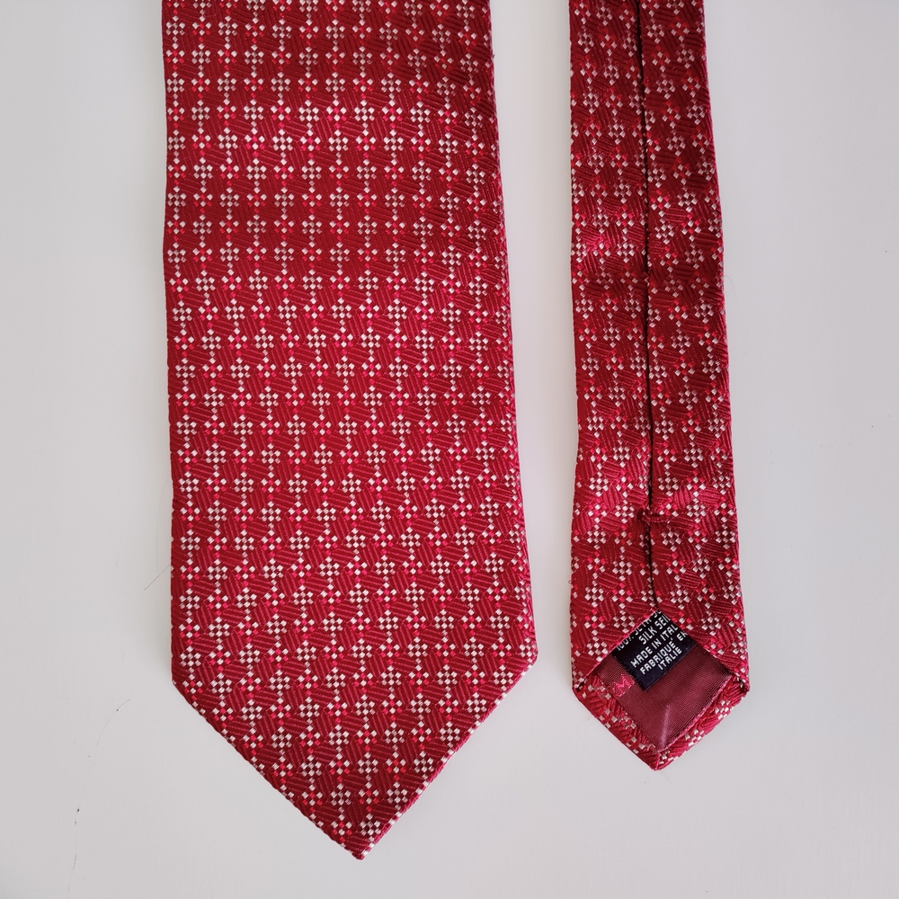 Giorgio Armani Red and White Tie with Houndstooth Pattern